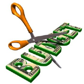 Общините, държавните висши училища и съдебната власт са увеличили разходите за заплати